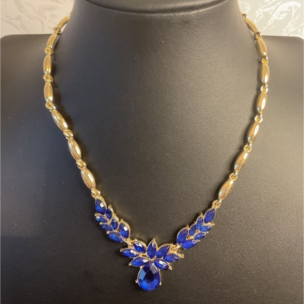 Vintage Gold & Blue Crystal Necklace With Adjustable Chain